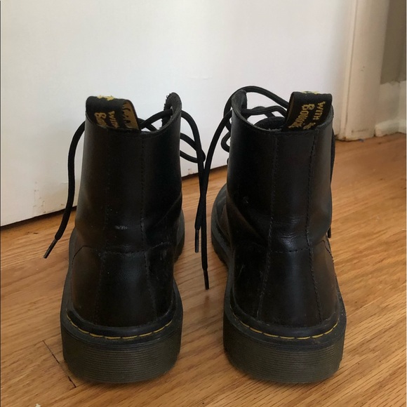 DR MARTEN LUANAS - Picture 3 of 4